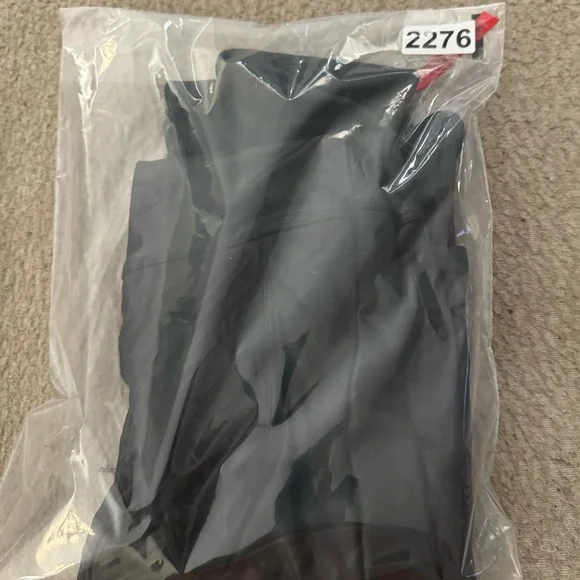 Spanx Women’s Leggings Size Medium Petite Faux Leather Moto Leggings Very Black - Picture 10 of 10